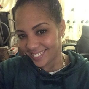 Meet your Posher, Deyanira